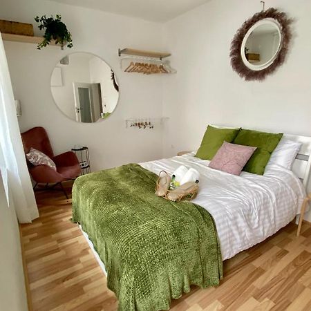 Stay In Aux, Feel At Home ! 2 Room Apartment Central Incl All You Need For 4 Person, 24H Check In, Pkw Parking Only Augsburgo Exterior foto