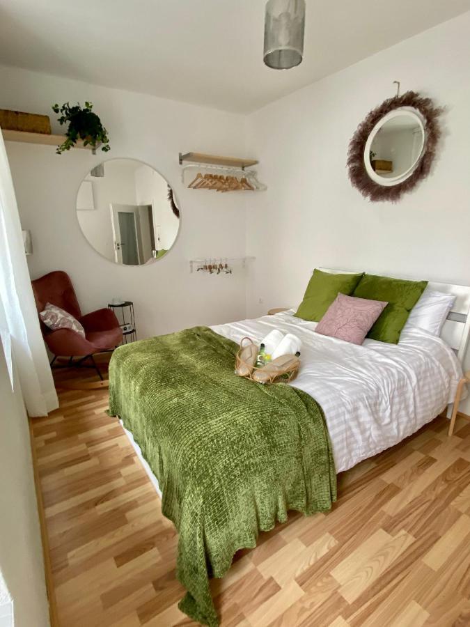 Stay In Aux, Feel At Home ! 2 Room Apartment Central Incl All You Need For 4 Person, 24H Check In, Pkw Parking Only Augsburgo Exterior foto